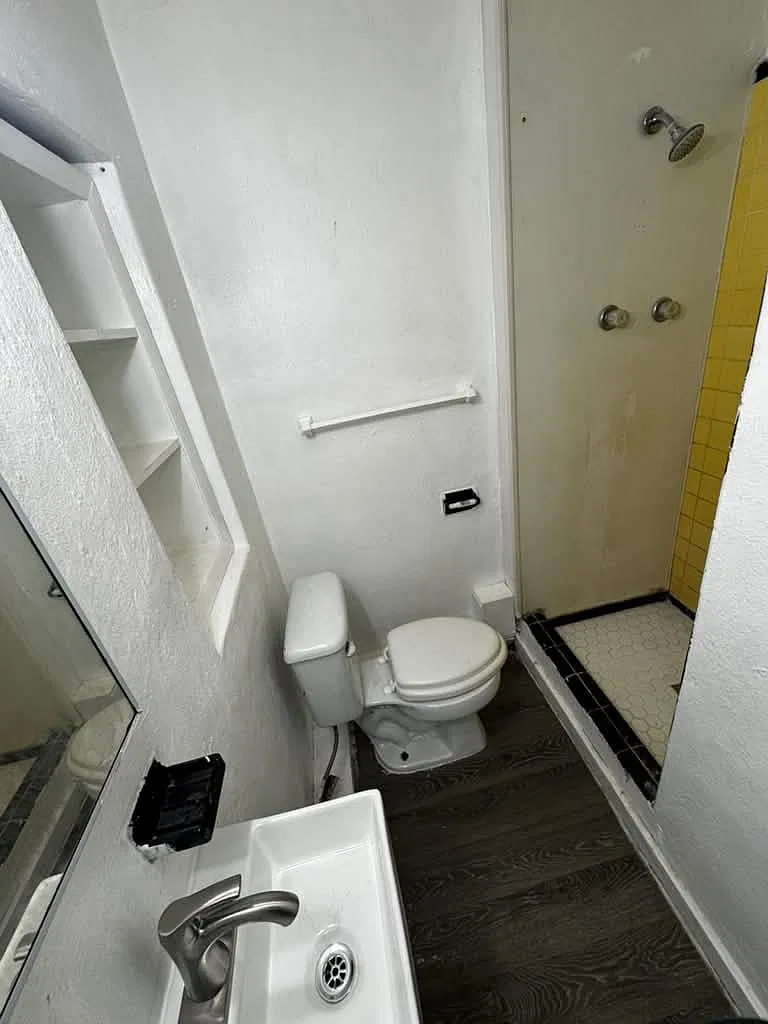 Studio, 120 sqft, $825 — Photo 3