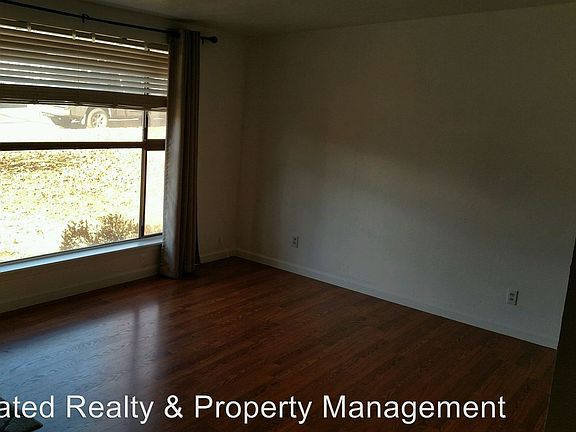 3rd image of 805 S 26th Ave