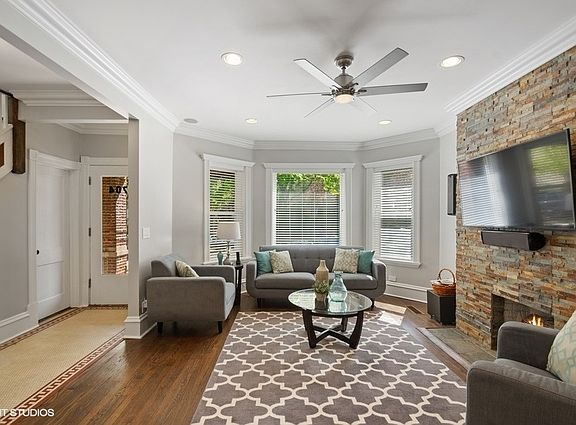 4th image of 4704 N Talman Ave