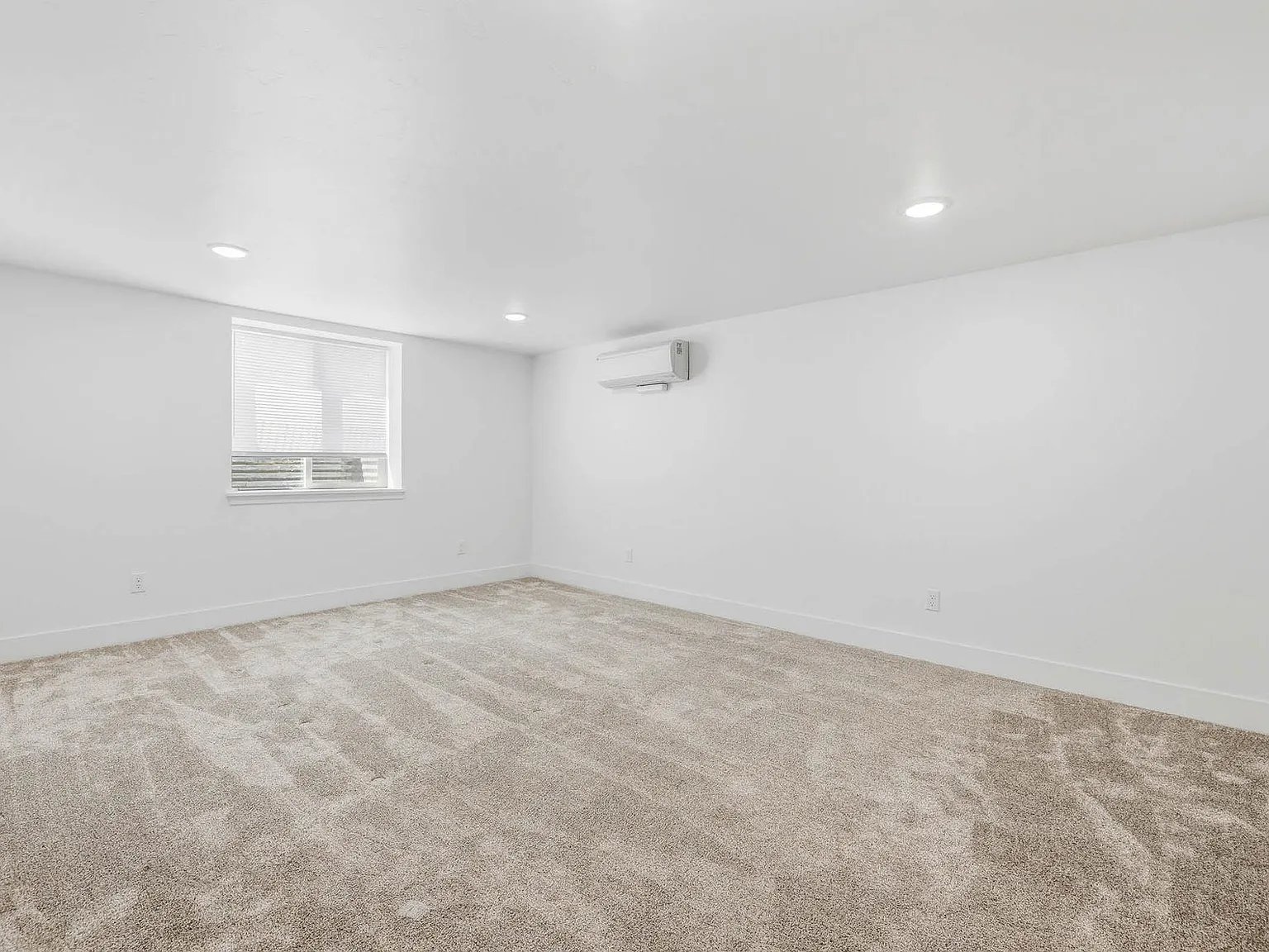4 bed, 2.5 bath, 2814 sqft, $2,595 — Photo 4