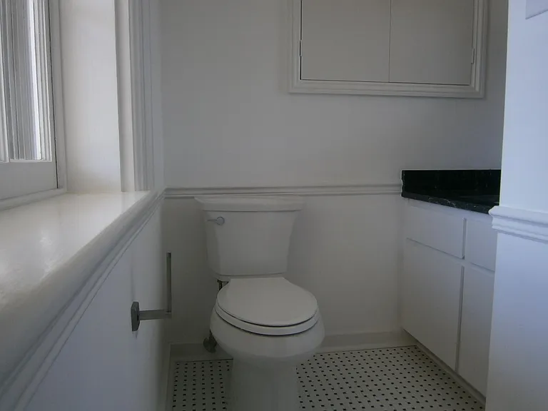 107 W Taylor St — Photo 23