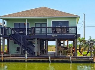 437 Palmetto Point Rd, Rockport, TX 78382