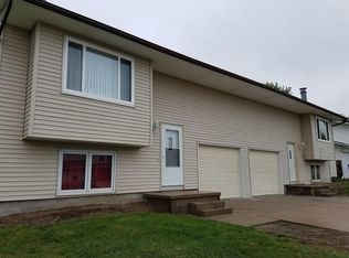 1512 W 40th St, Kearney, NE 68845