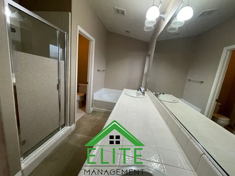 2128 Horseshoe Glen Cir — Photo 20