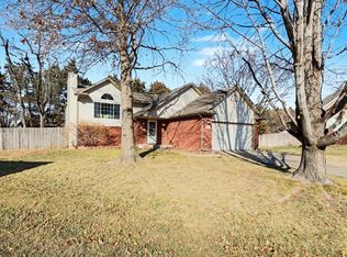 8914 W Meadow Knoll Ct, Wichita, KS 67205