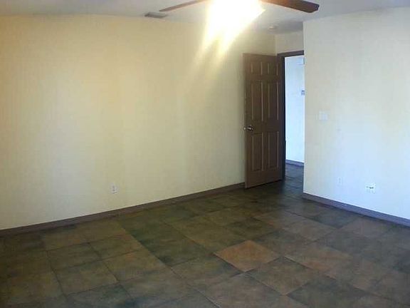5th image of 3214 SW 1st Ave
