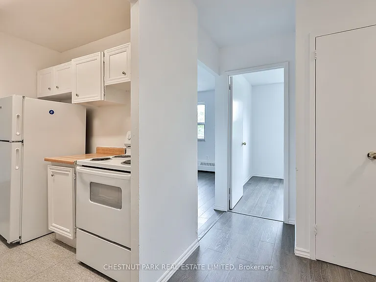 900 Glen St #409 — Photo 4