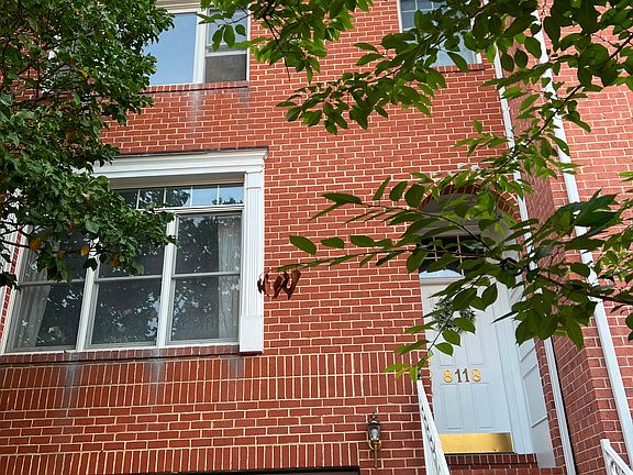 3rd image of 8118 Madrillon Ct