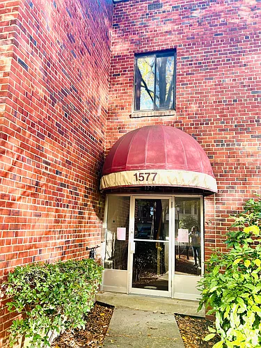1577 N Colonial Ter #105-Y Photo 1
