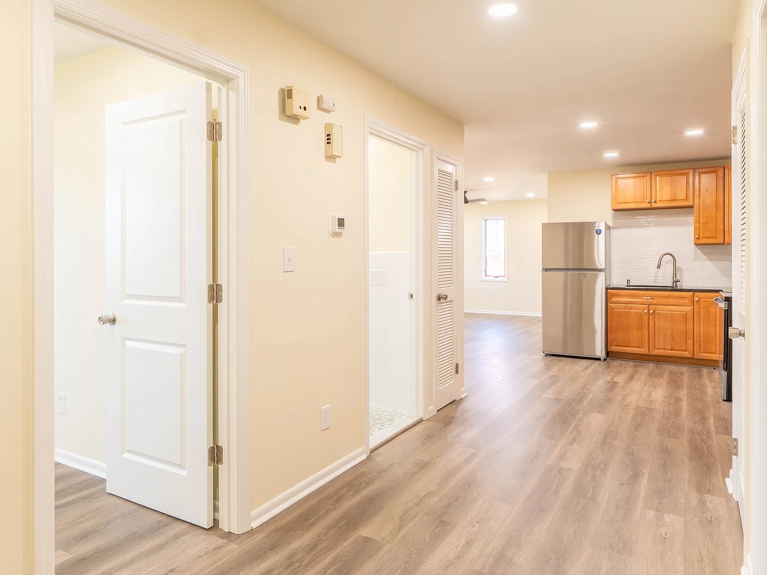 2 bed, $2,400 — Photo 4