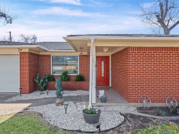 3rd image of 2417 Robin Rd