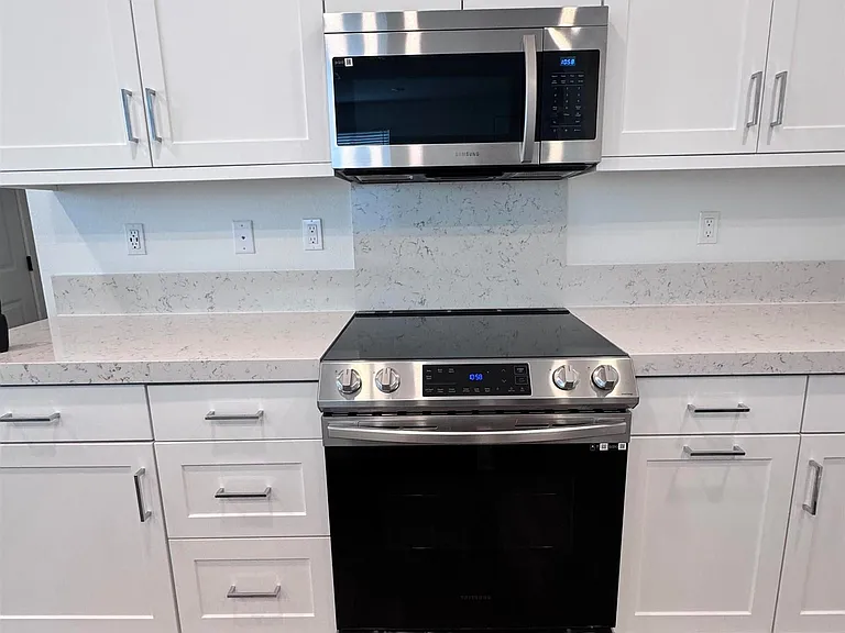 784 Mateo St #1 — Photo 8