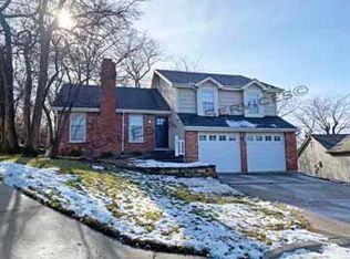 1511 Medinah Cir, Lawrence, KS 66047