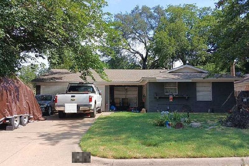 1st image of 2203 Hackberry Dr