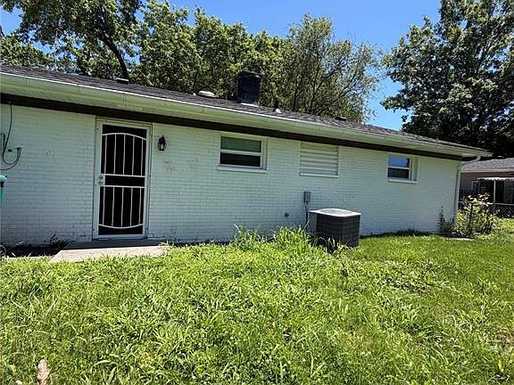 3rd image of 4 Lloyd Dr