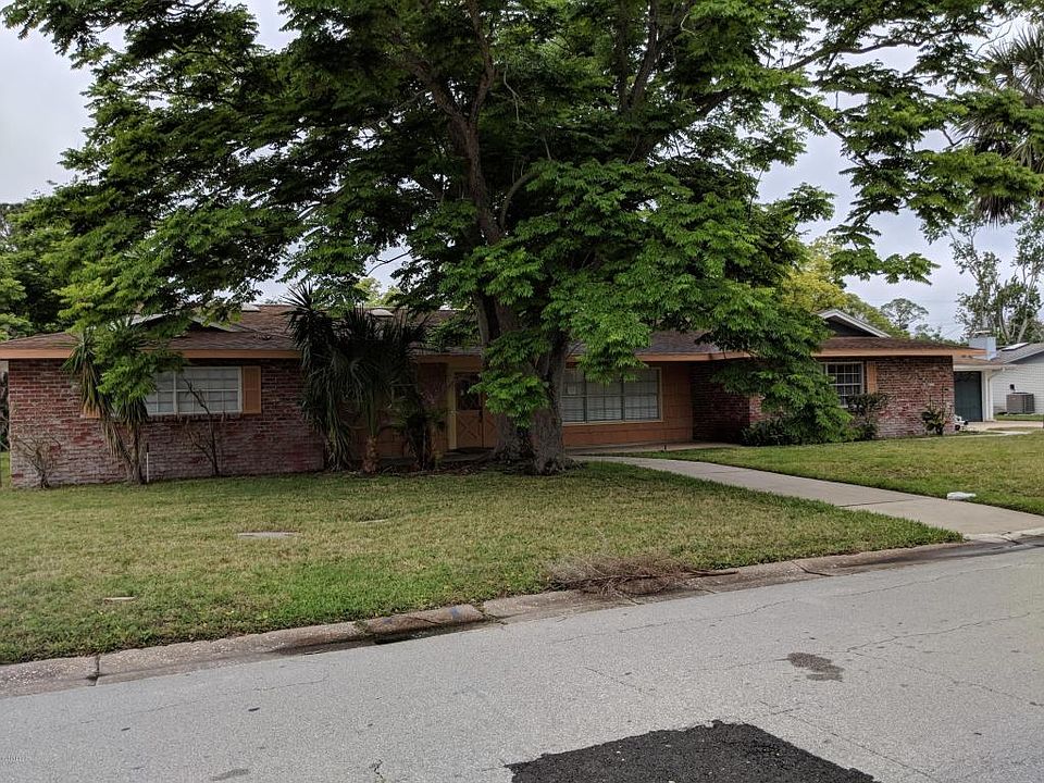 1st image of 1420 Golfview Dr