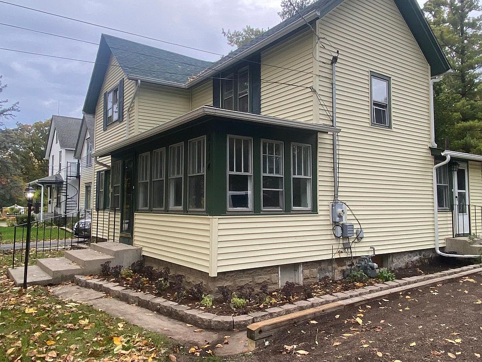 2nd image of 2114 Main St