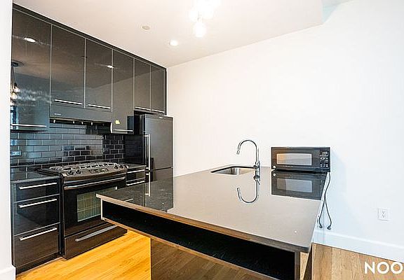 3rd image of 487 Keap St APT 501