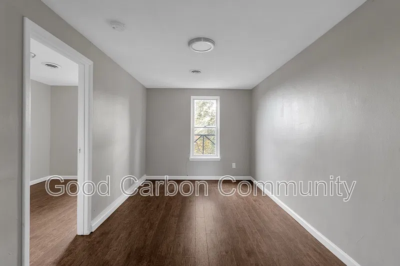 1 bed, 1.0 bath, $950 — Photo 2