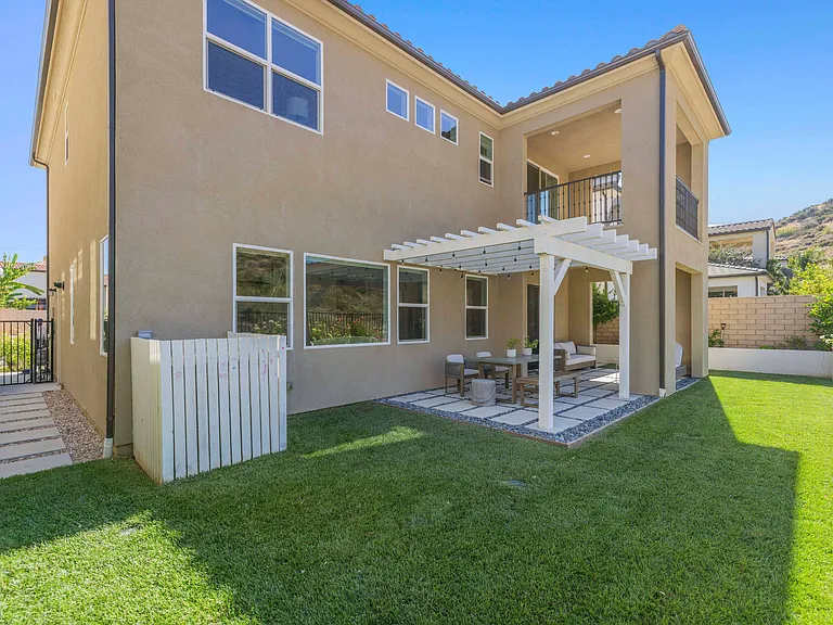 19212 Blackthorn Dr — Photo 57