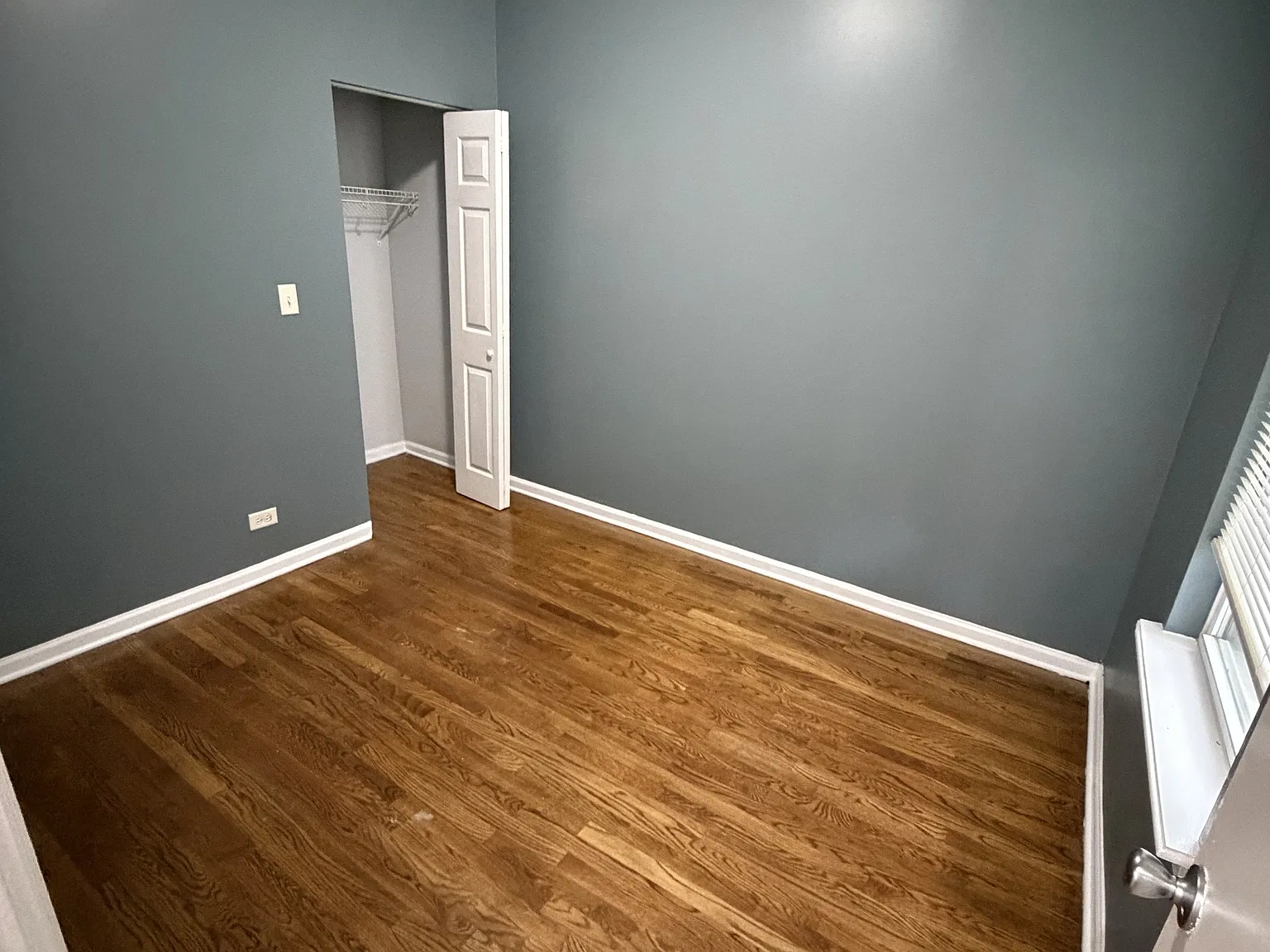 6045 S Rhodes Ave — Photo 4
