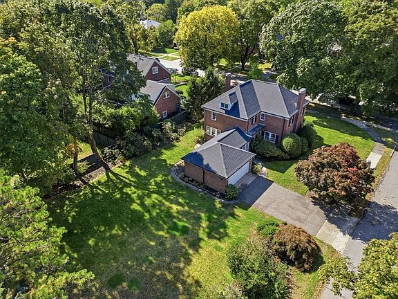 3rd image of 63 Wedgemere Ave