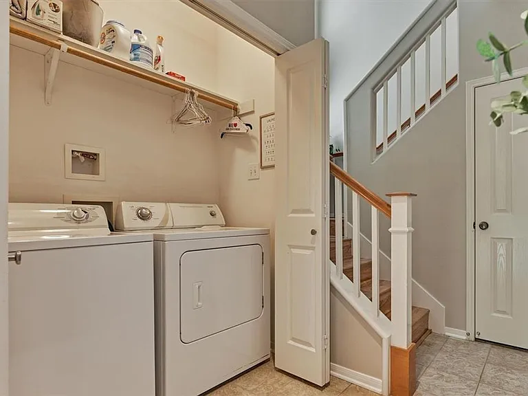 87 Woodlily Pl — Photo 5