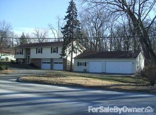 2435 E Lost Bridge Rd, Decatur, IL 62521