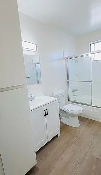 1034 S Ardmore Ave #7 — Photo 5