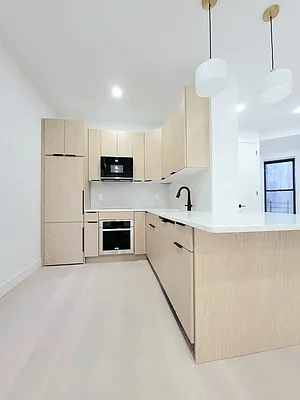 Rented by SERHANT. | media 31