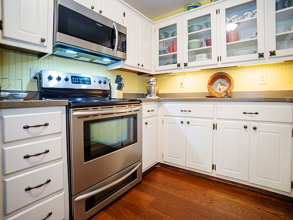 New solid surface countertop