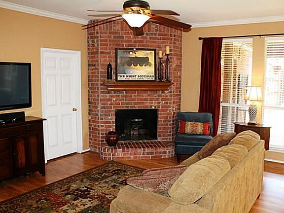 2nd image of 2401 Keystone Dr