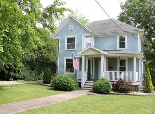 322 E Vernon St, Farmington, IL 61531