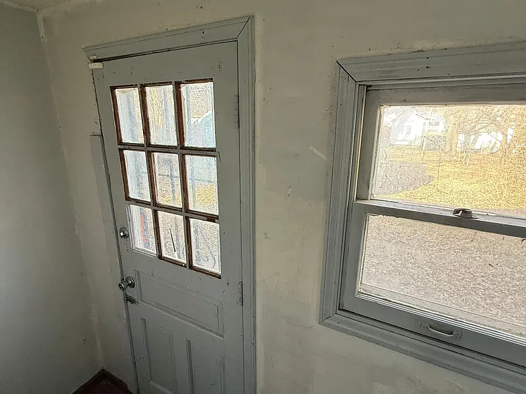 968 W View St — Photo 10