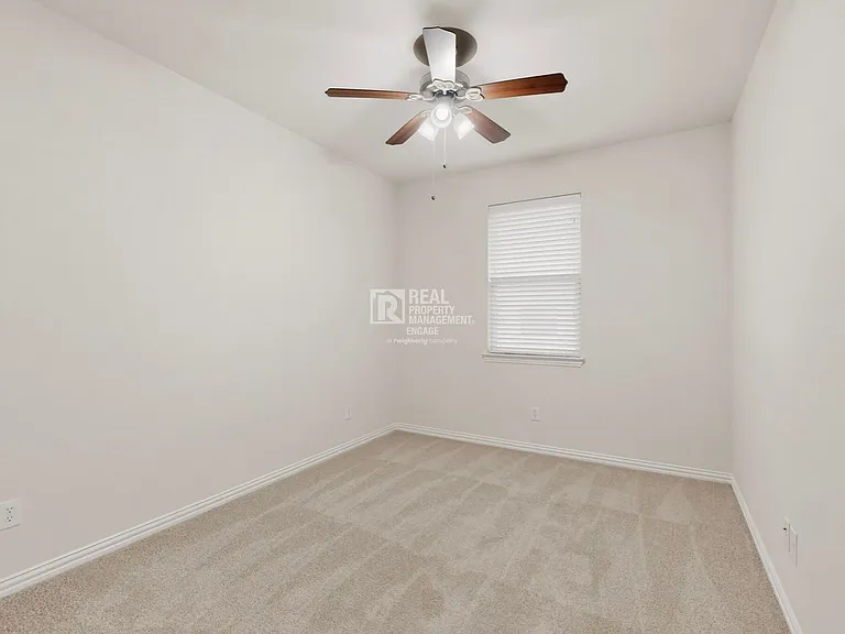 963 Cougar Dr — Photo 30