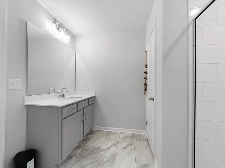 2108 Regal Dr — Photo 32