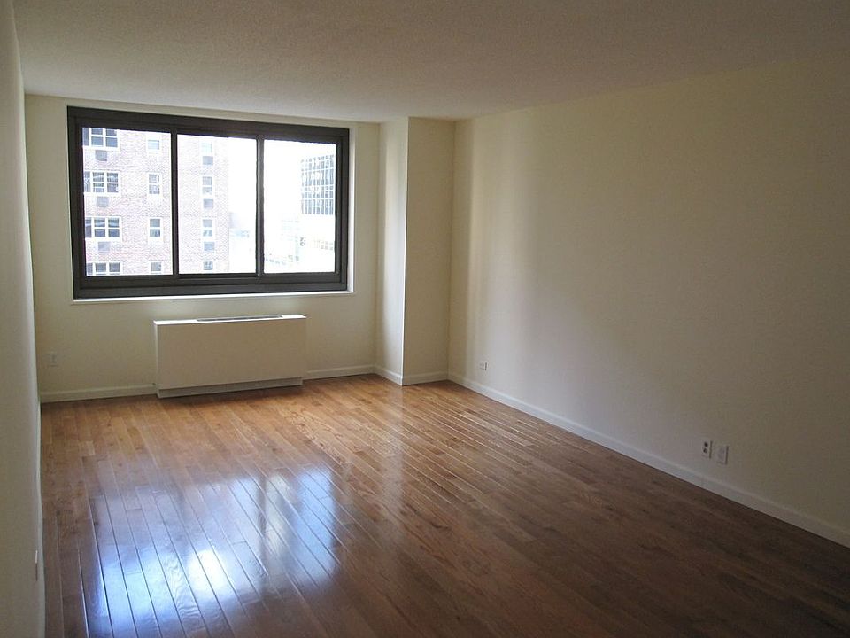 1st image of 347 W 57th St #8