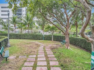 15051 Royal Oaks Ln APT 606, North Miami, FL 33181