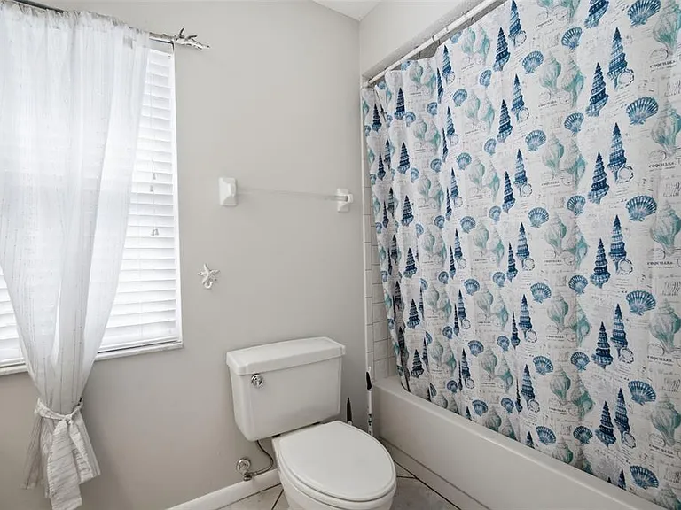 7403 Providence Rd — Photo 19