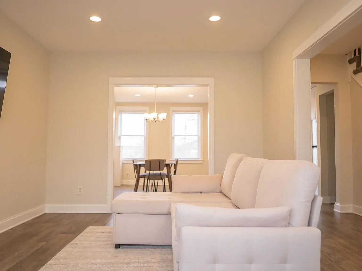 4 bed, 1760 sqft, $2,400 — Photo 3