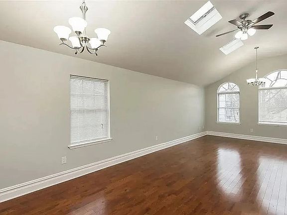 2nd image of 28 Van Cleef St #2