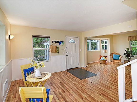 5th image of 473 NE Eliason St