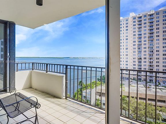 5th image of 520 Brickell Key Dr APT A1007