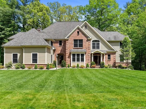 6 Steeplechase, Avon, CT 06001