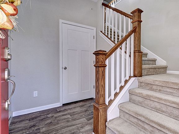 4th image of 304 Promenade Ln
