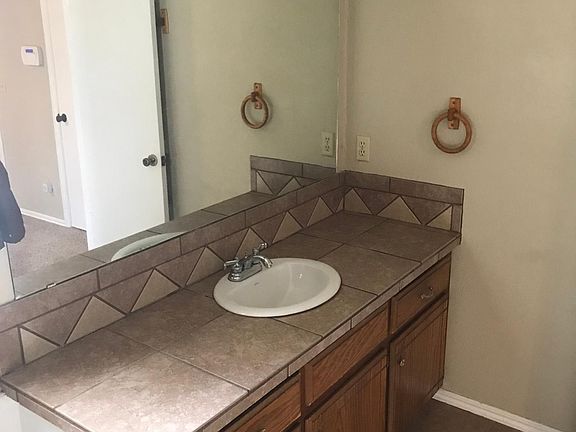 3rd image of 2836 Dalewood Pl