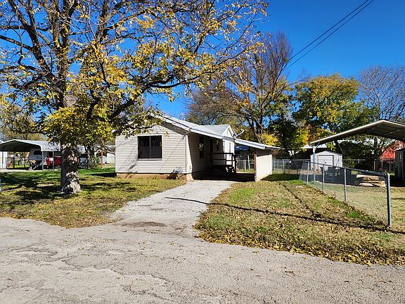 2nd image of 2806 1st St