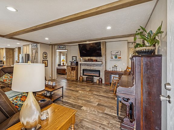 4th image of 470 James Whitefield Rd