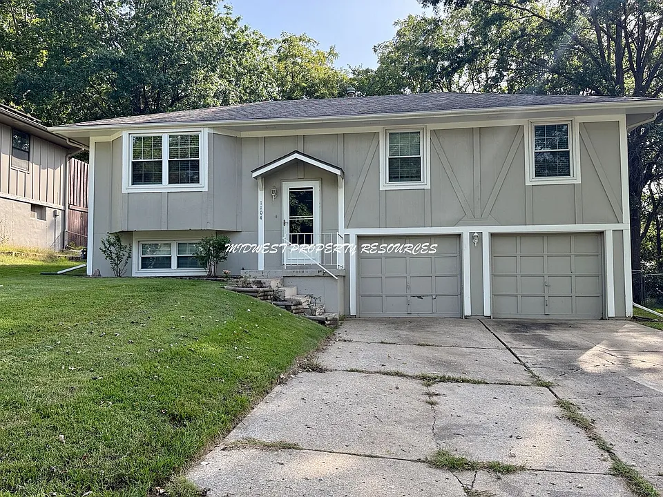 1104 NE 10th St
