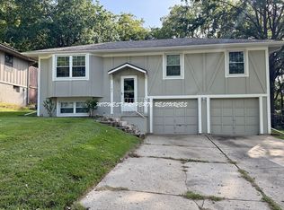 1104 NE 10th St, Blue Springs, MO 64014